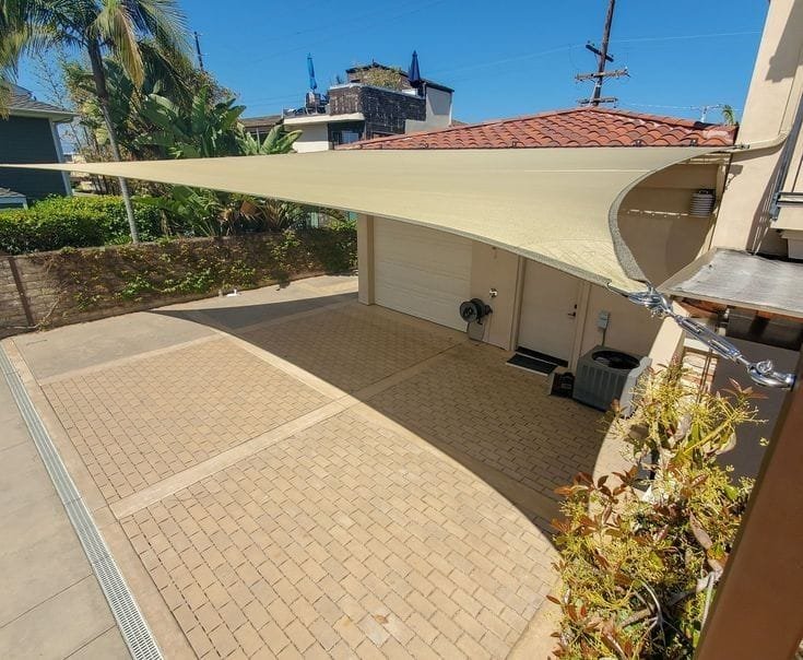 مظلات شد إنشائي في الخبر